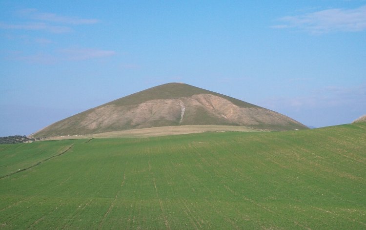 tumulus2.jpg